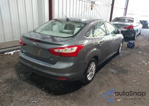 2012 Ford Focus Sel z USA, uszkodzony, nr VIN 1FAHP3H25CL197746